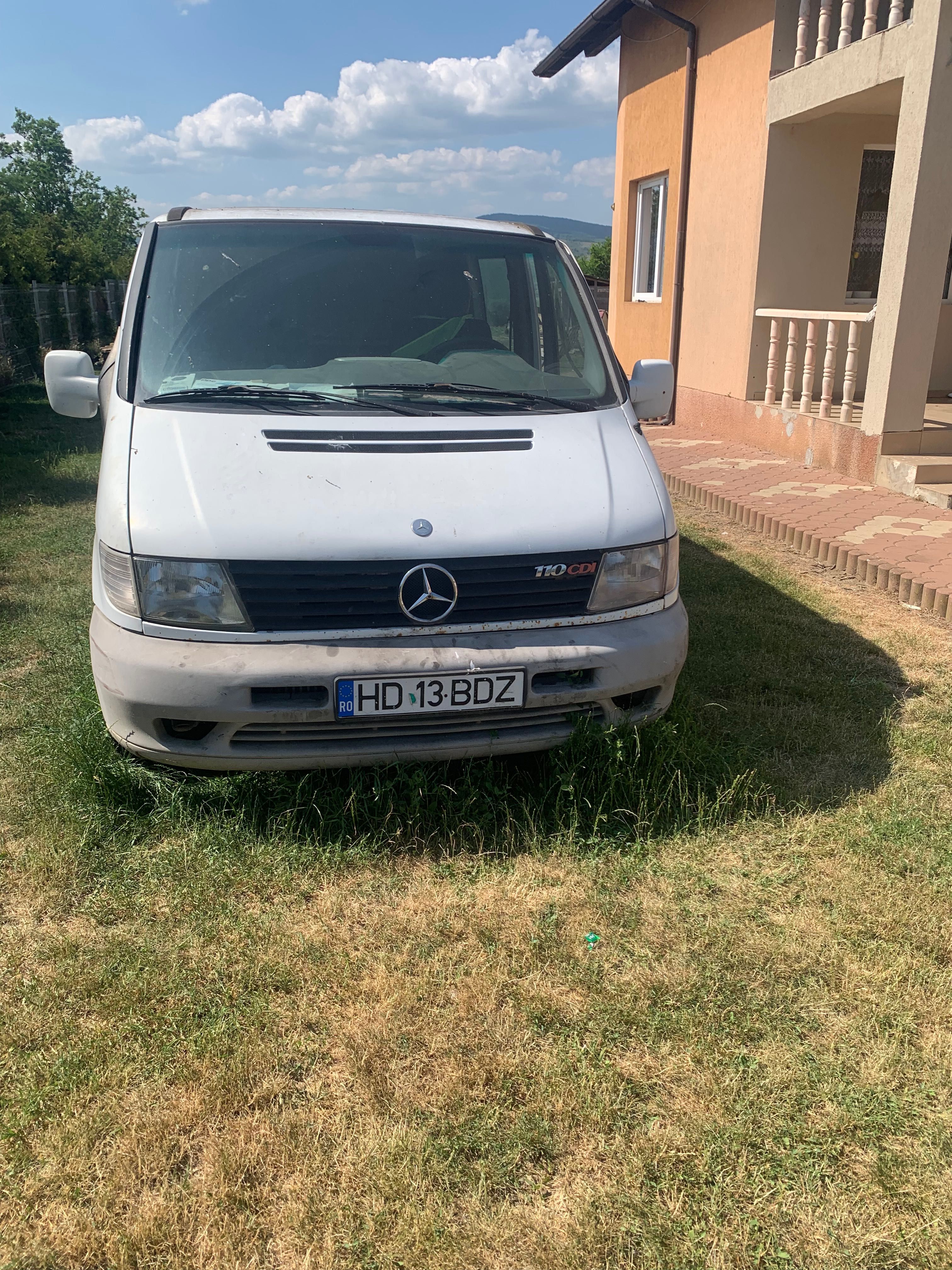 Vând Mercedes Vito