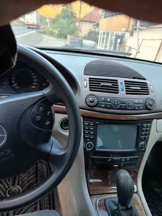 Vând Mercedes e clasa 2.2