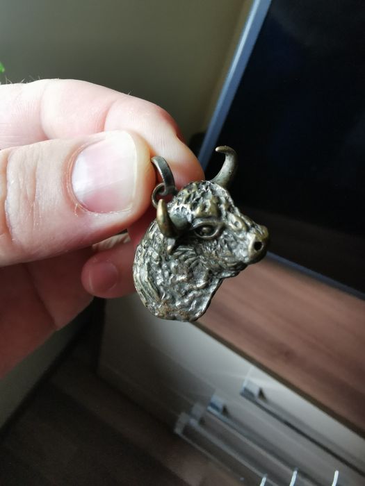 Pandantiv argint cap de taur de lupta