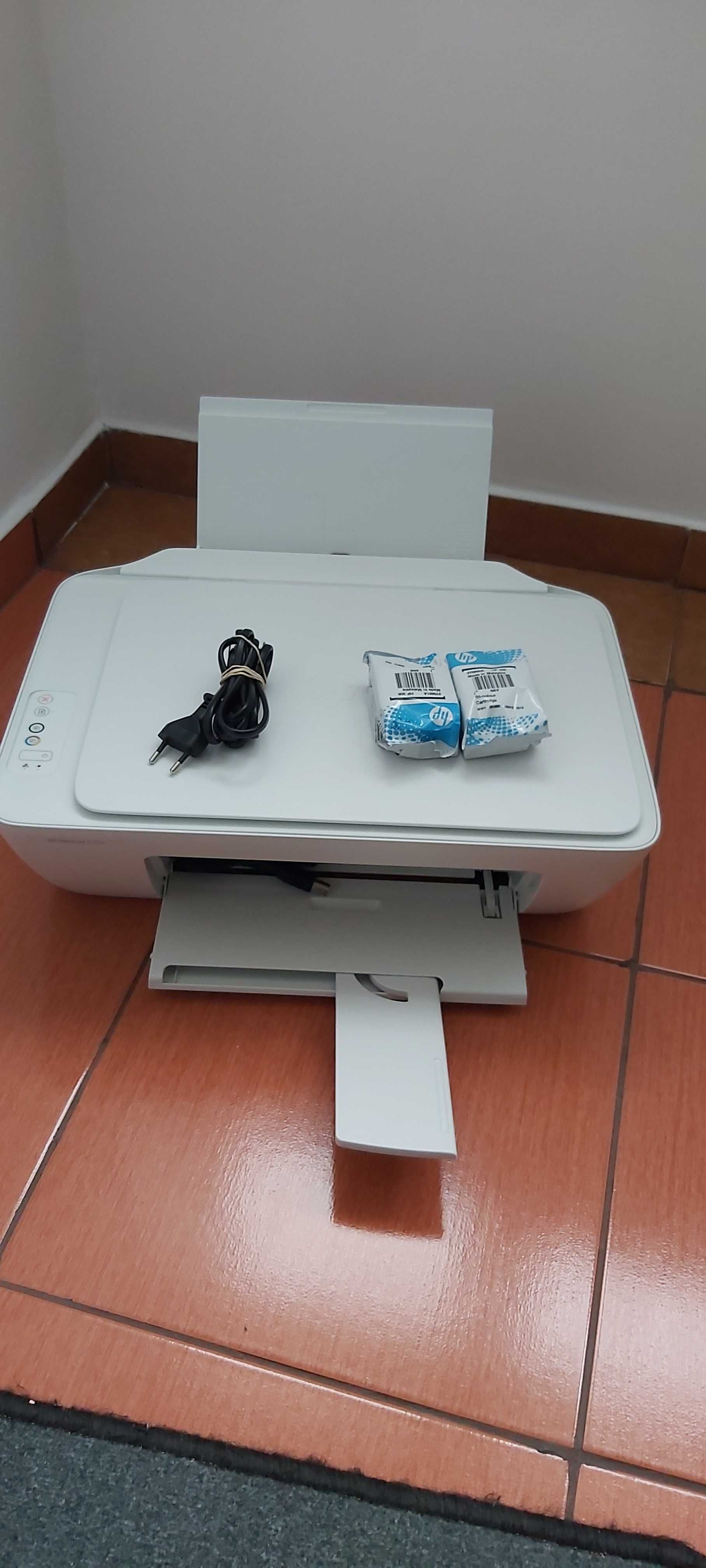 Vand imprimanta HP Deskjet 2320 ca NOUA