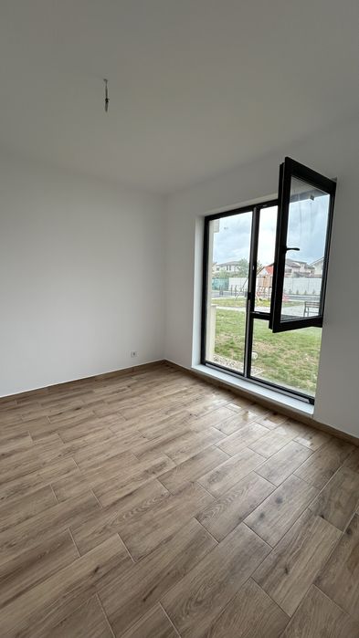 Apartament de închiriat pentru Spațiu locativ sau comercial