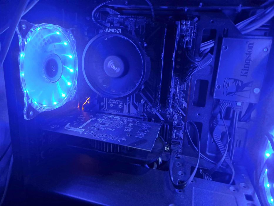 Pc gaming 1050Ti  AMD Ryzen 5 1500X Quad-Core special pentru gaming