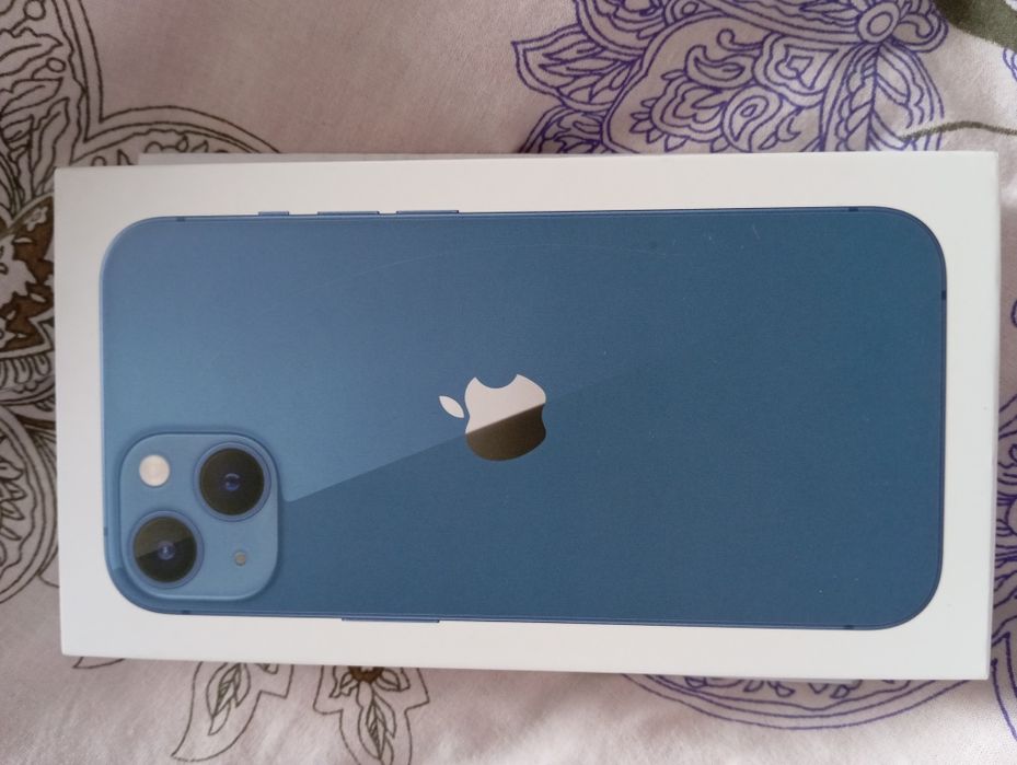 Продаётся новый iPhone 13, 128 ГБ, не вскрыт, с гарантией.