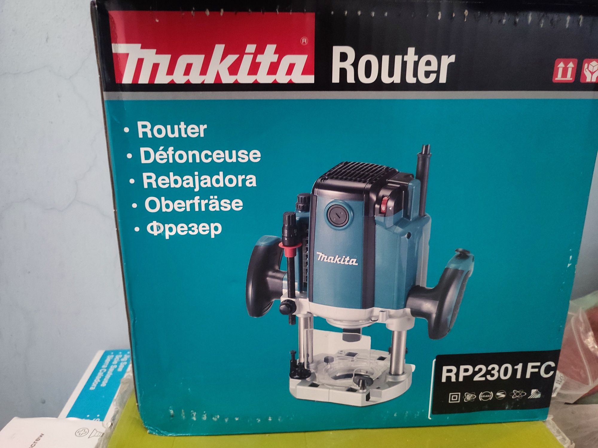 Фрезер makita rp2301fc