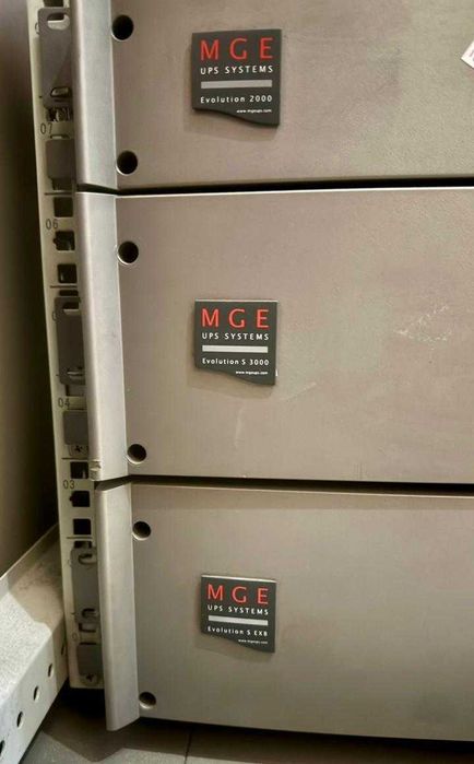 Источник бесперебойного питания MGE UPS SYS­TEMS 2000