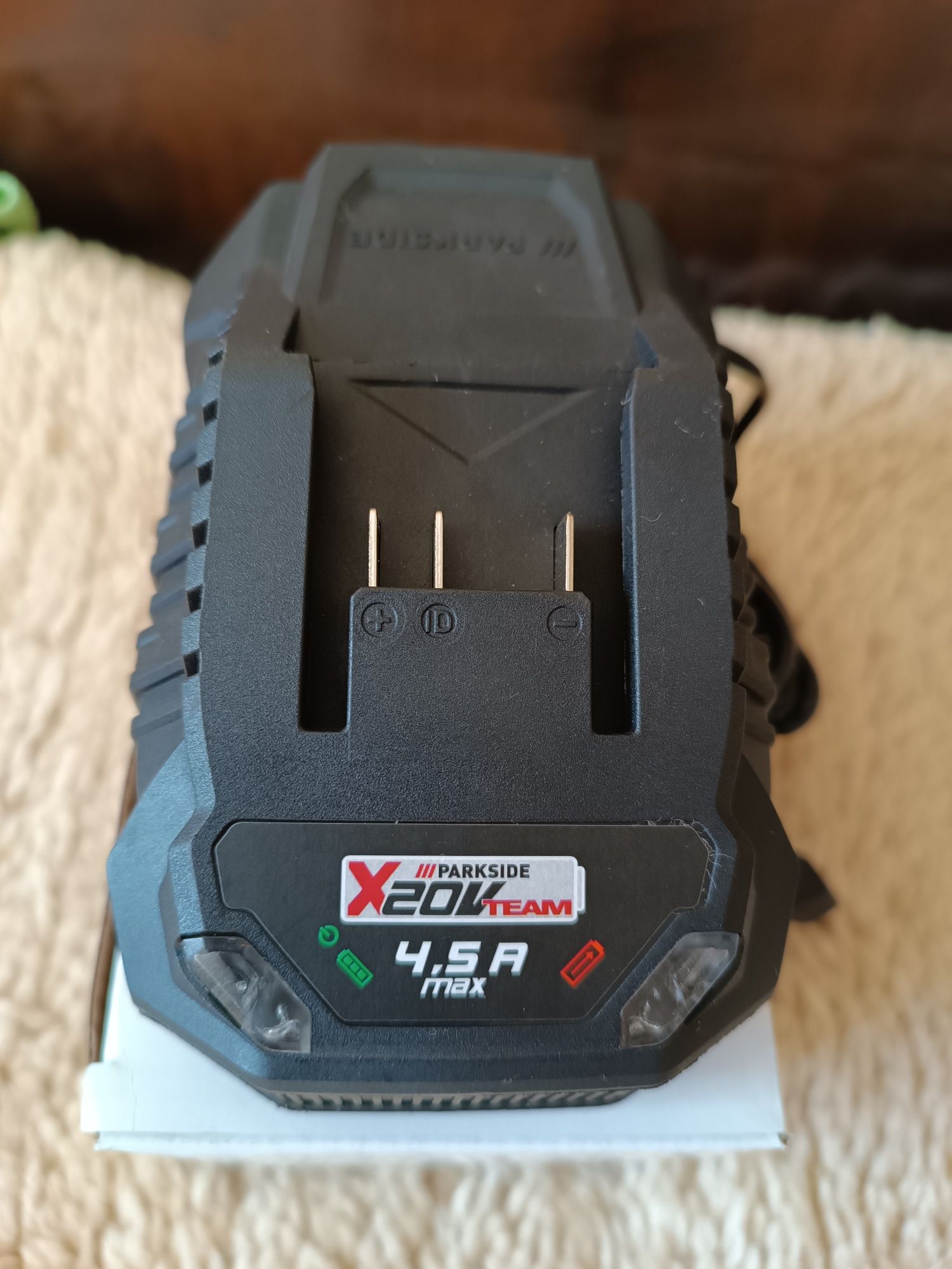 Акумулаторна батерия и зарядно Parkside/Парксайд 20 V- 2 и 4Ah