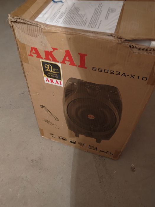 Vând boxa Akai SSO23A-X10