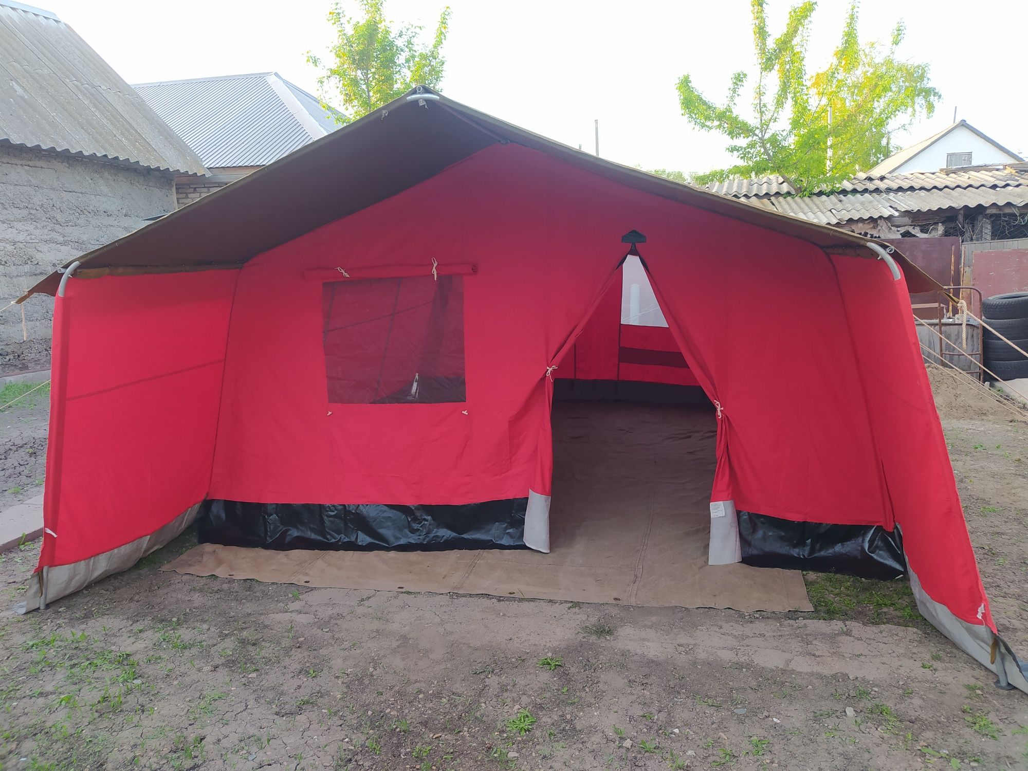 Продается большая, многоместная палатка