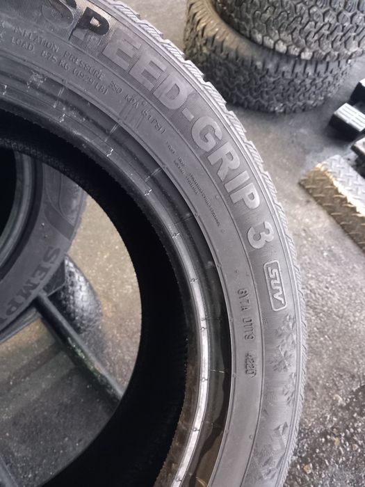 Semperit 235 55 r17 iarna