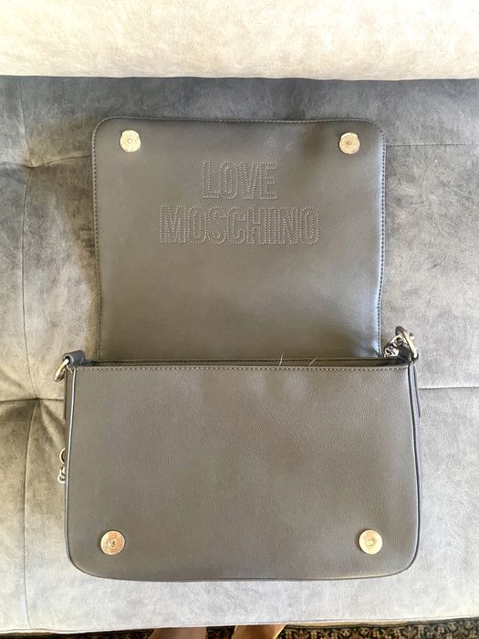 Нова чанта Love Moschino