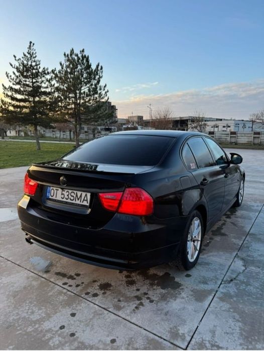 Vând BMW e90 facelift