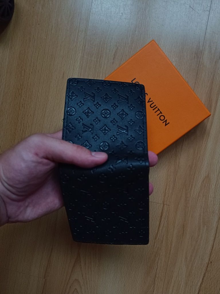Louis Vuitton портфейл