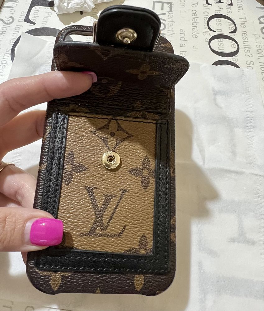 Husa Louis Vuitton. Iphone 12 si 13