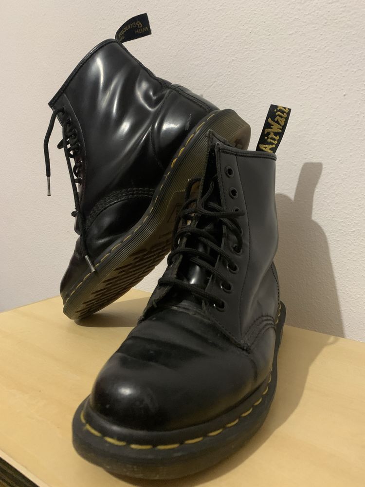 Vând ghete Dr.Martens