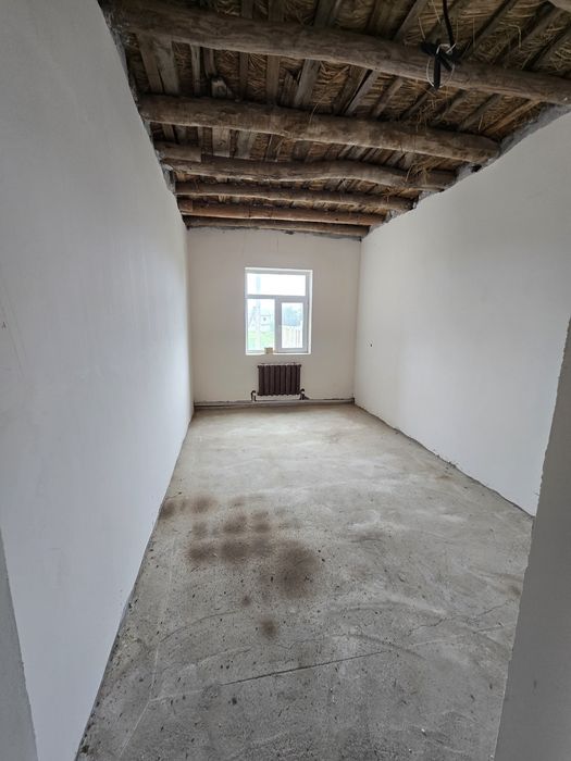 Ховли жой сотилади. Ок сувог холатида