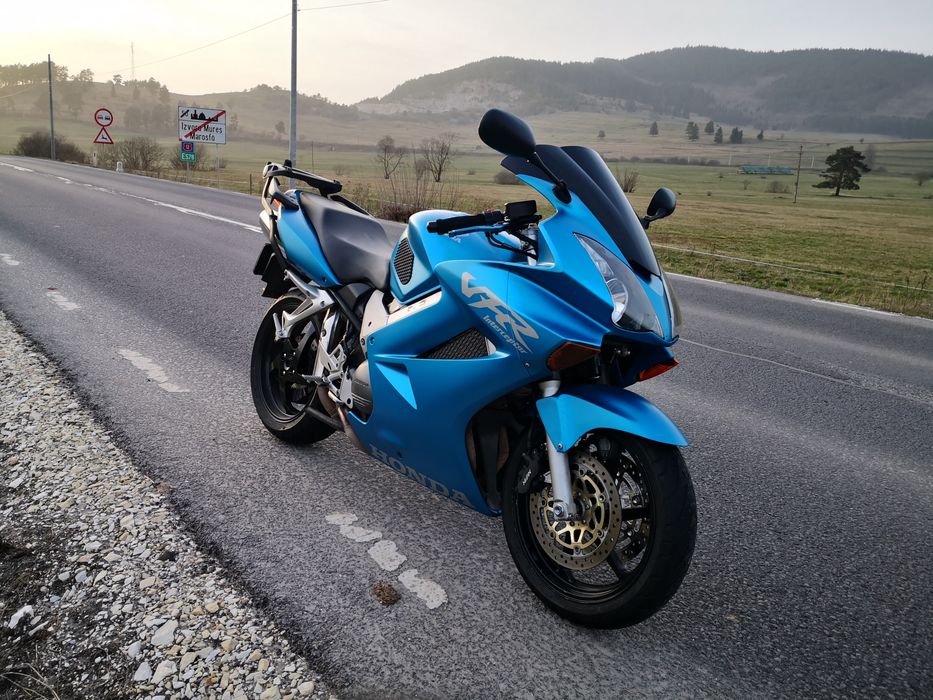 Vând Honda vfr 800 vtec deosebit