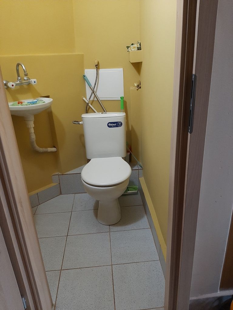 Продава се Тристаен апартамент в Плевен, Дружба 4 - 86 кв.м за 1128 €/кв.м - Снимка #11