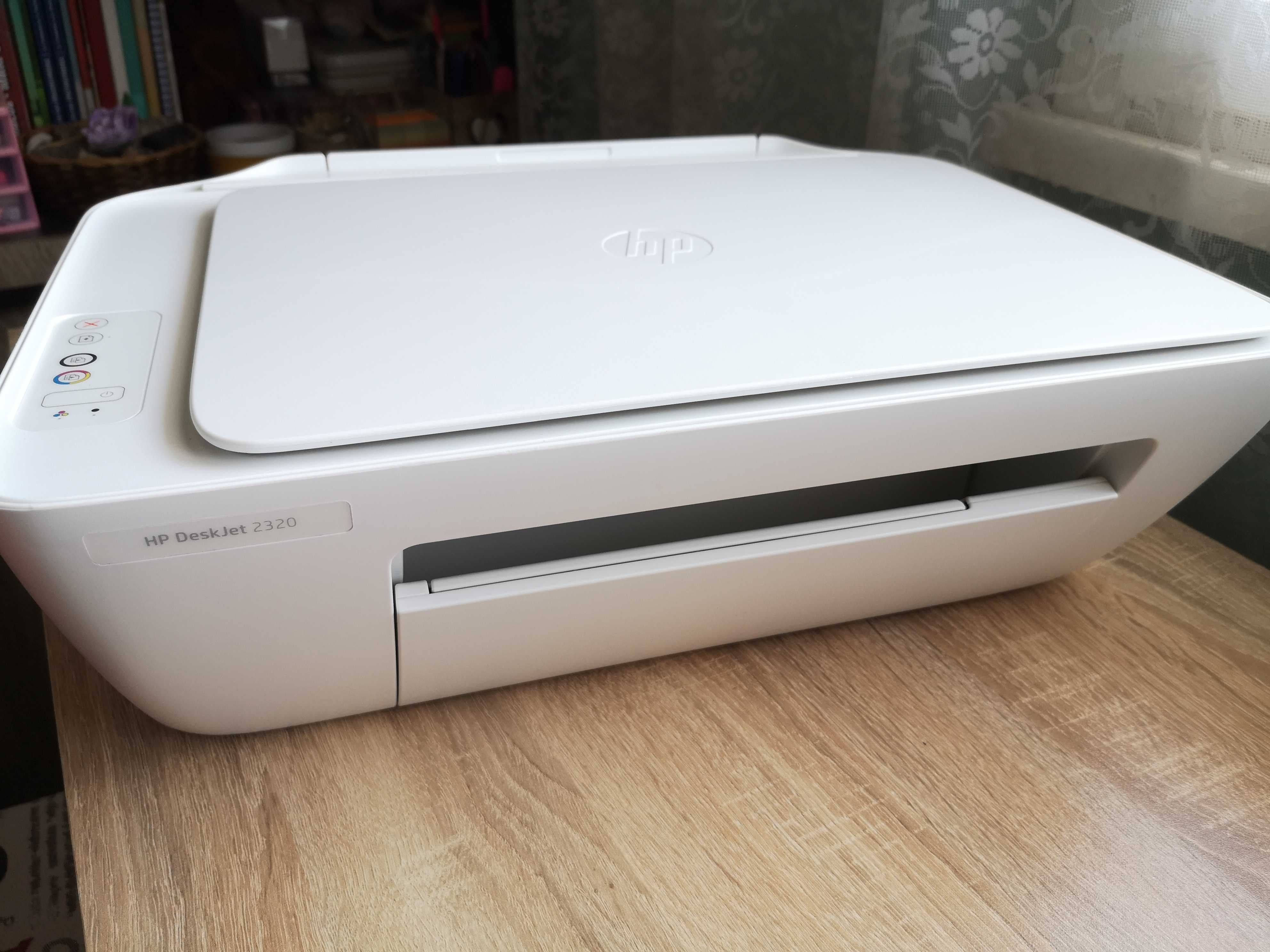 Цветен принтер HP DeskJet 2320