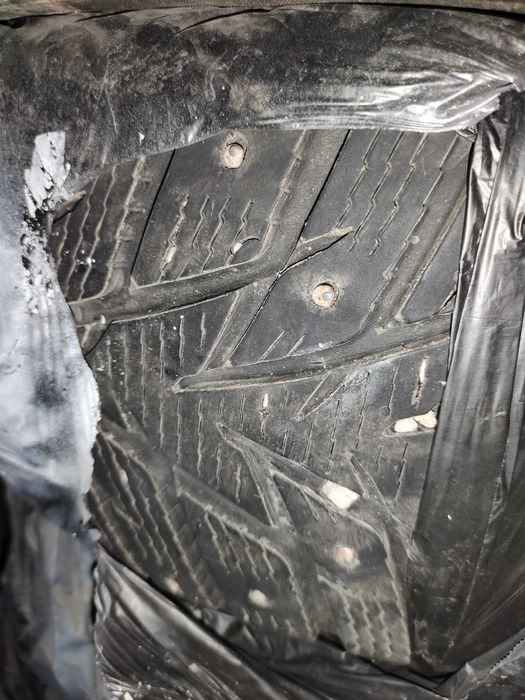 Продам 4 ре зимние резины.