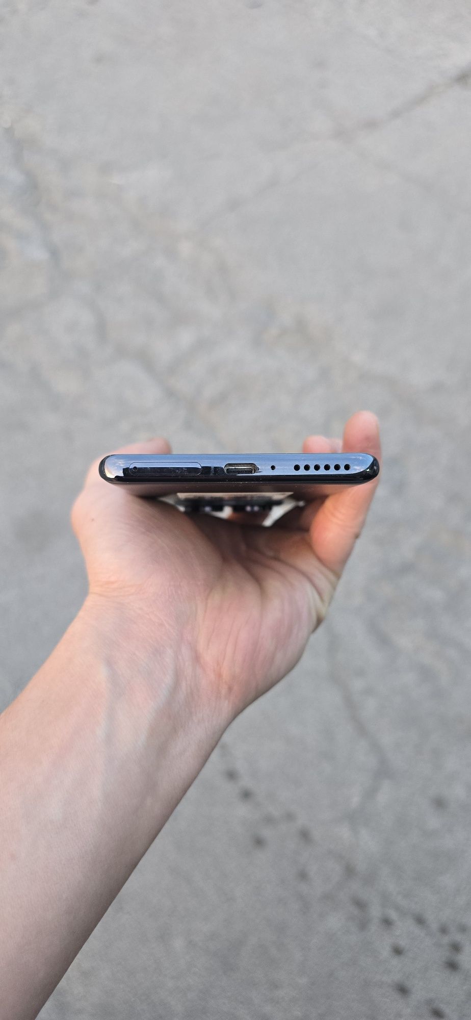 Redmi note 14 pro 12.512tali sotiladi bir oyli telfon 260$
