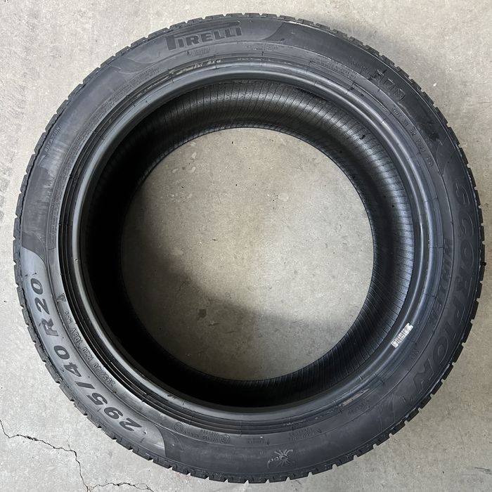 4 Anvelope iarna 265 45 20 cu 295 40 20 Pirelli
