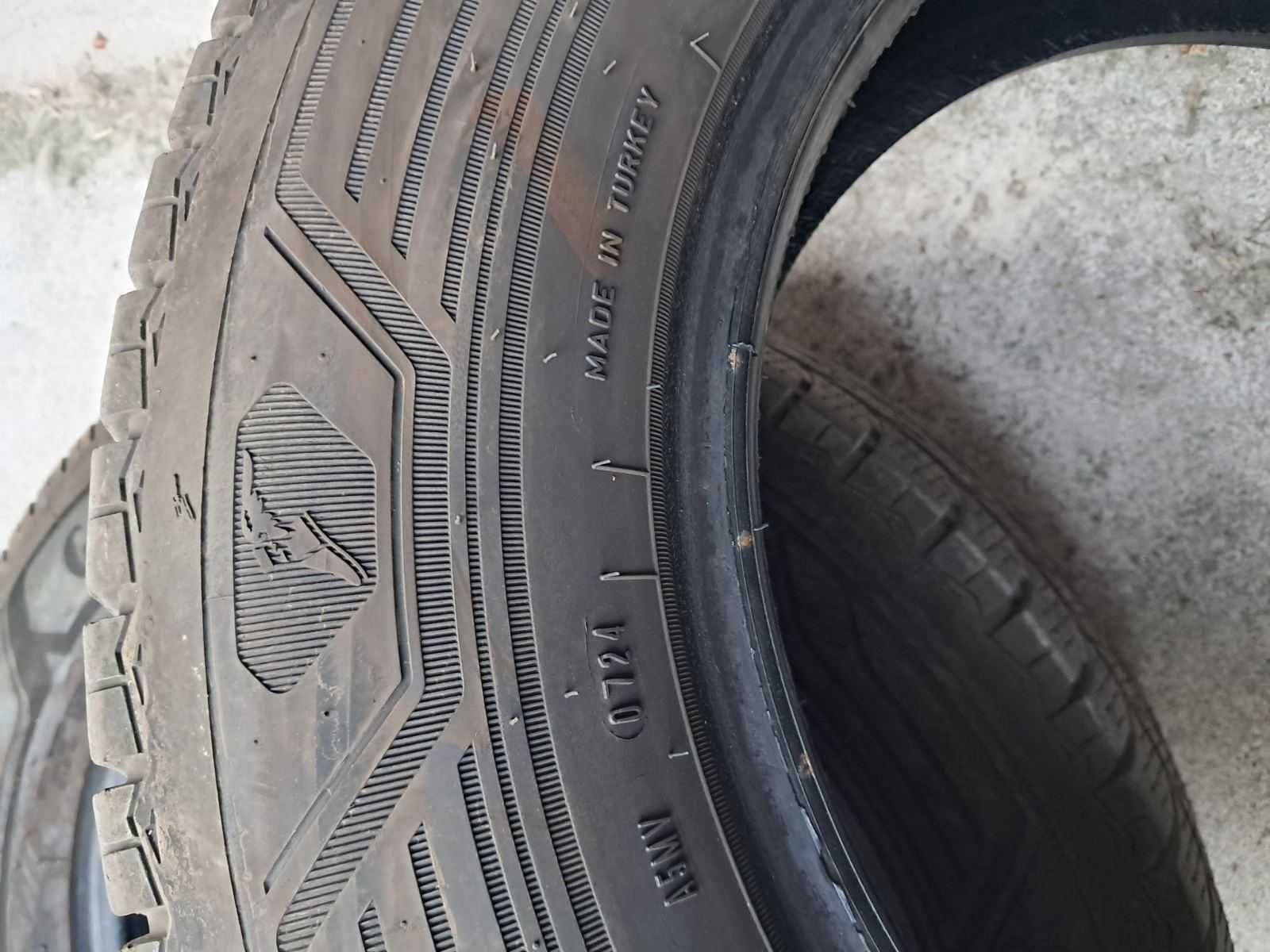 Всесезонни Бусови гуми 205/70/15С Goodyear Vector 4