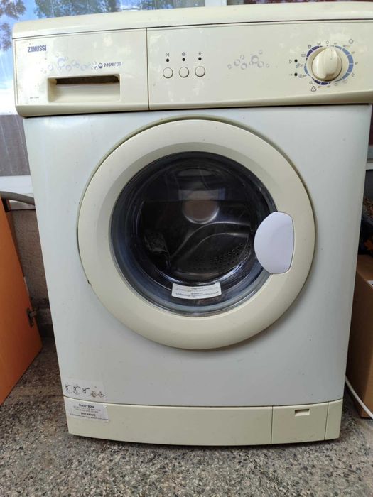 продавам пералня Zanussi zwf155w
