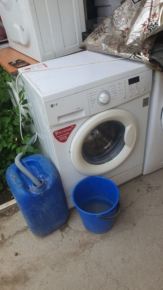 Продаю стиральную машину