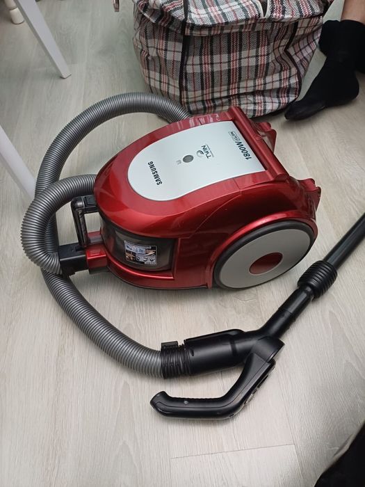 Продам пылесос samsung