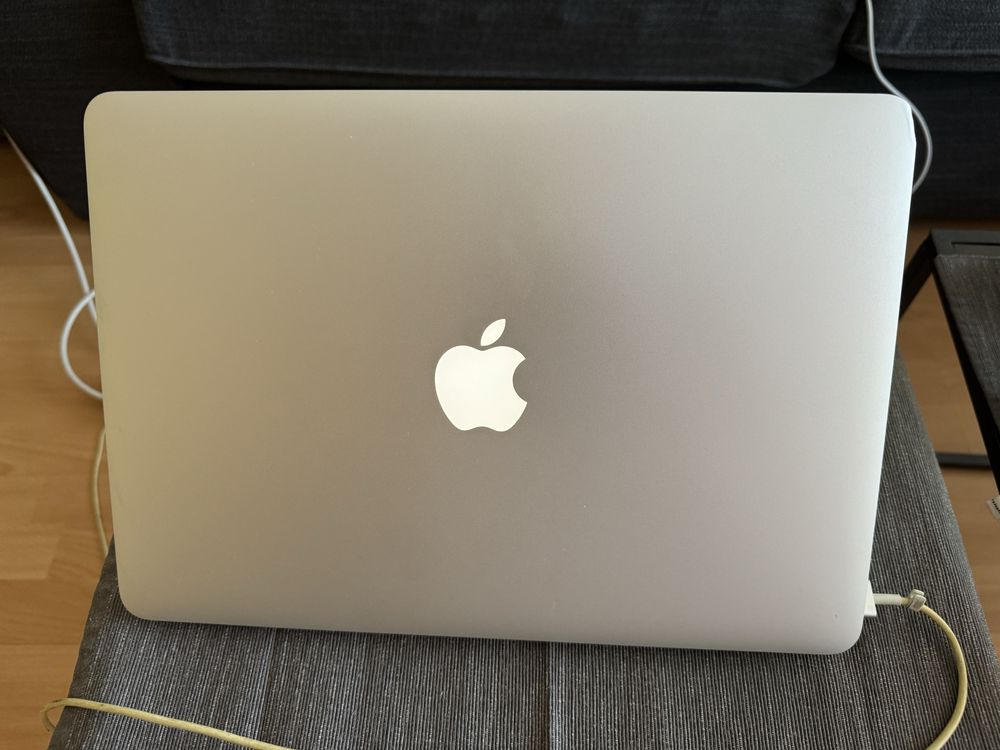 Ipad air 4 с клавиатура и Macbook air 13