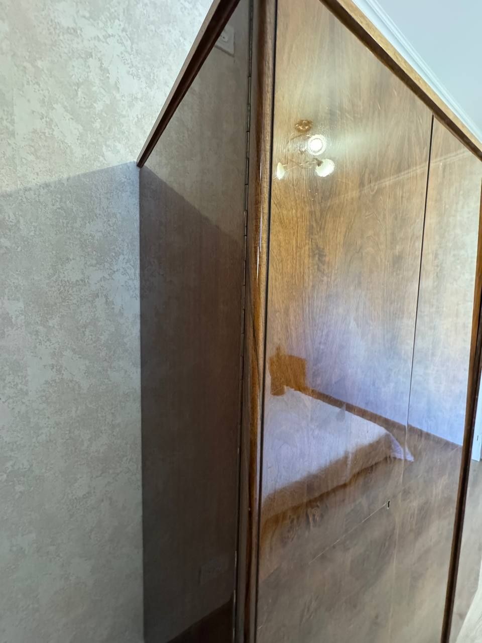 Продам Шкаф срочно Реоритет