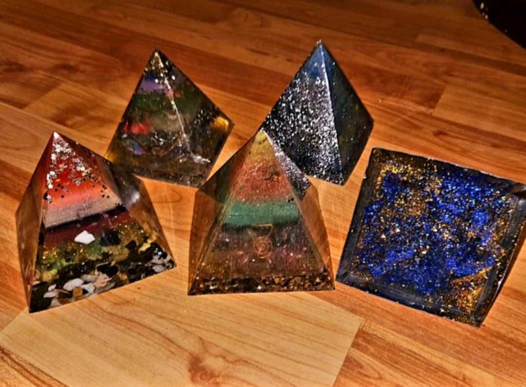 Piramide 11 x 11 cm handmade
