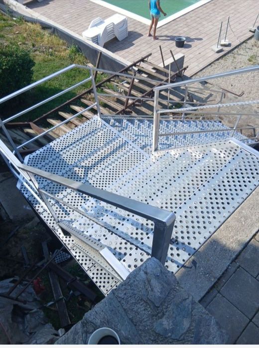 Scara zincata galvanizata la comandă oriunde în tara oferim și montaj