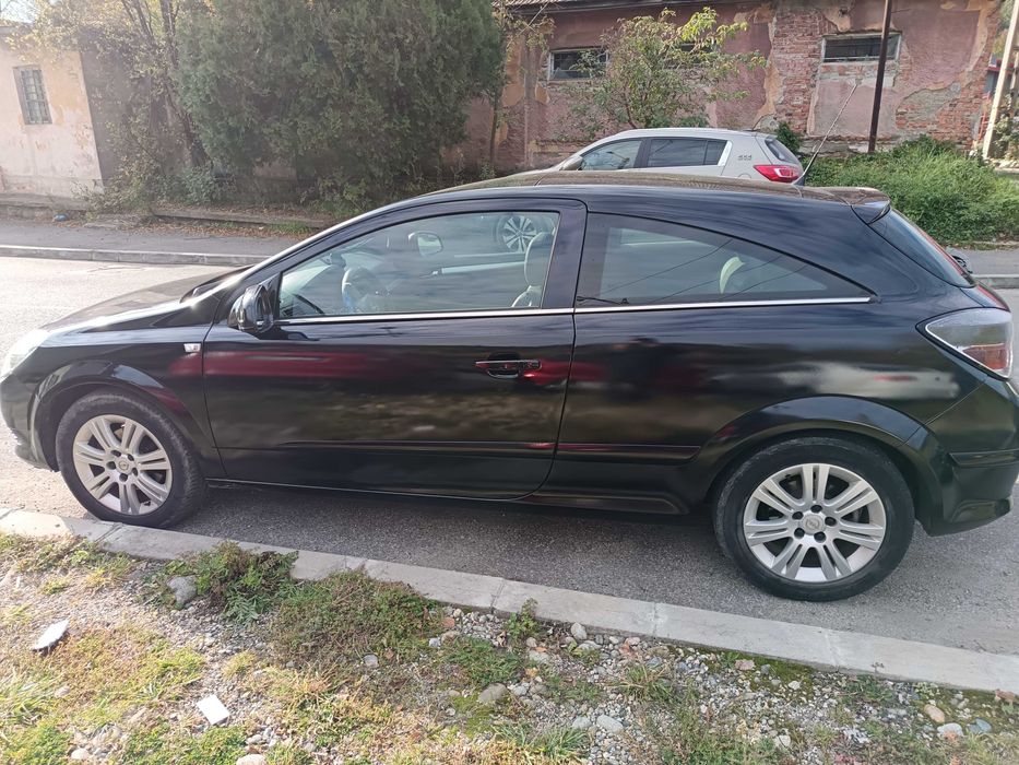 Opel Sport  GTC 6 trepte.Panoramic din 2011. Preț 2950 euro negociabil