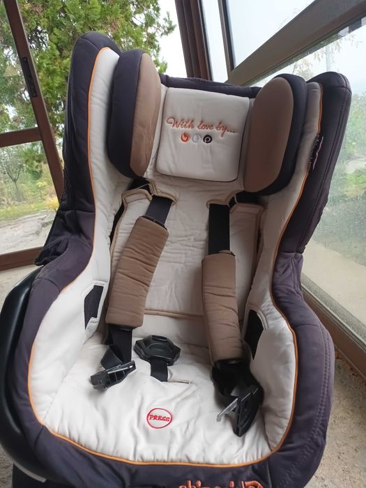 Стол за кола с isofix