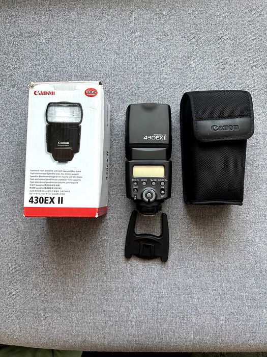 Canon Speedlite 430EX II, калъф, стойка и кутия