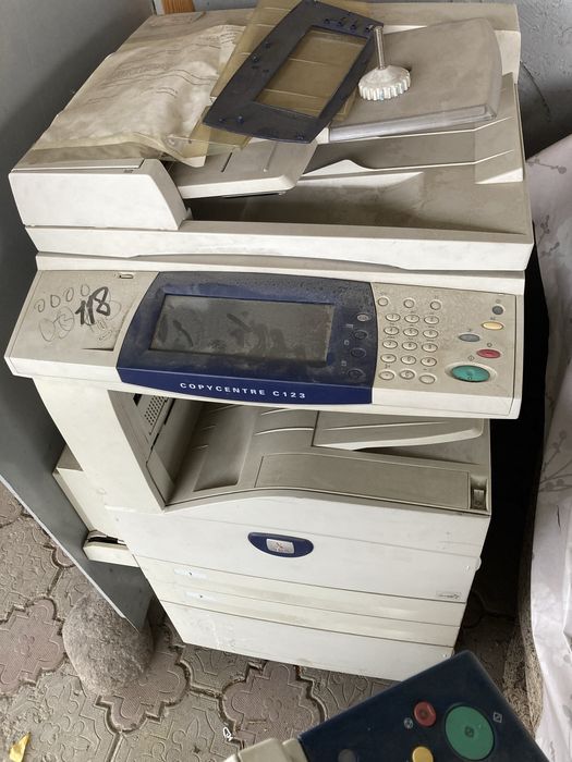 Продам 4 копировальных аппарата Xerox