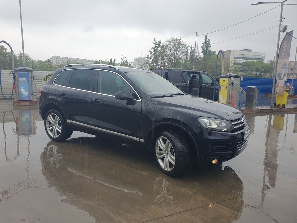 VW Touareg 3.0 V6 CASA 2011 *PERNE*CAMERE 9D*