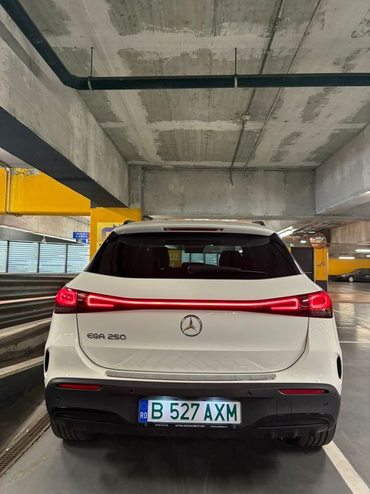Mercedes Benz EQA superb