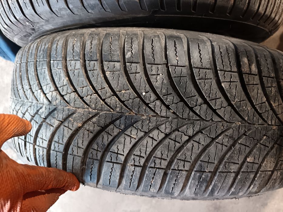 Vând jante cu tot cu cauciucuri sau separat