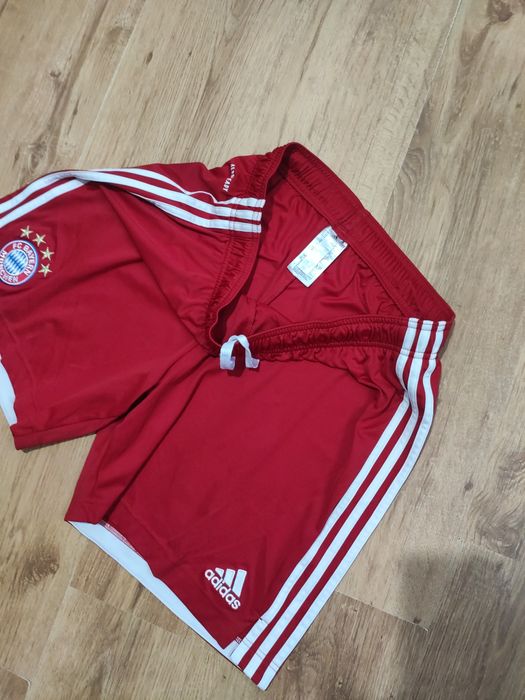Pantaloni scurți Adidas Bayern München mărimea XL