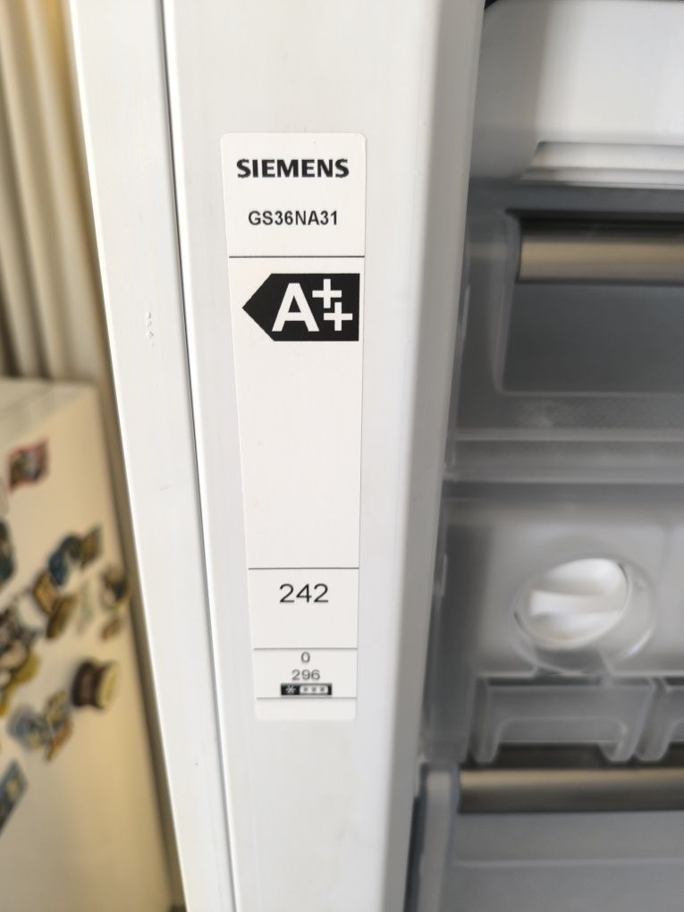 Фризер  Siemens GS36NA31 - 310 литра.