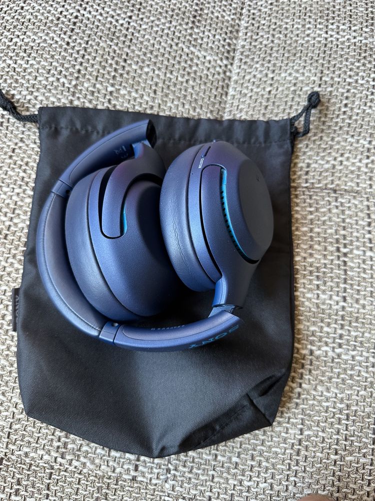 Sony WH-XB900N active noise canceling
