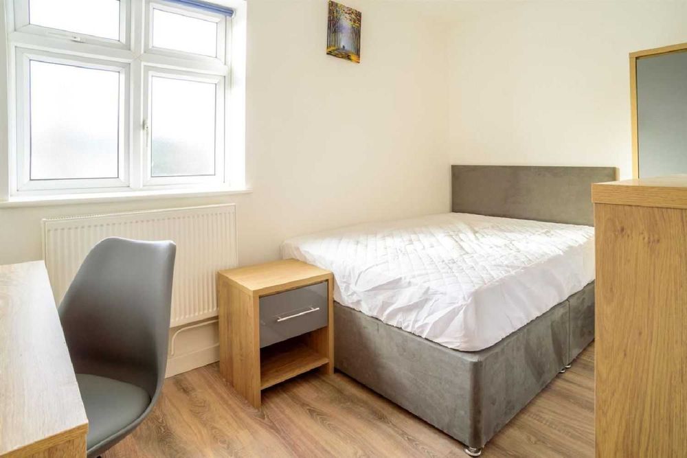 Дава се под наем Двустаен апартамент в София, Център - 65 кв.м за 382.5 € - Снимка #3