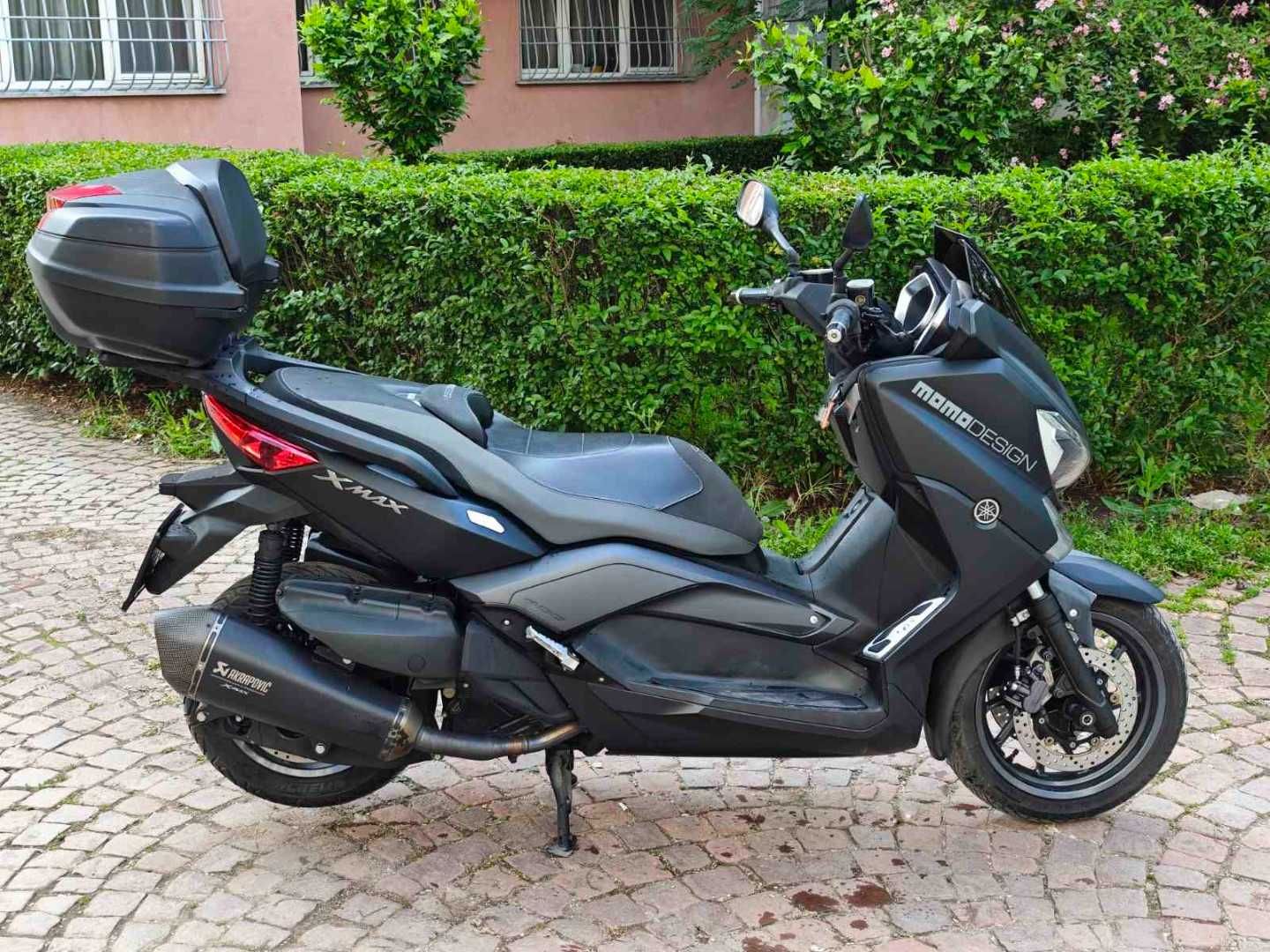 скутер Yamaha X-max 400cc MOMO DESIGN AKRAPOVIC abs