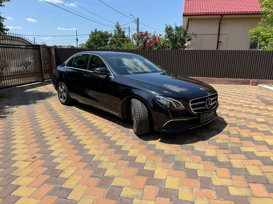 Mercedes-Benz E Mercedes E200 an 2019 Euro 6 Avantgarde - Display Digital