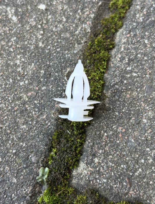 Клипсы на бмв / Клипсы дверной карты BMW F, E серии пистон