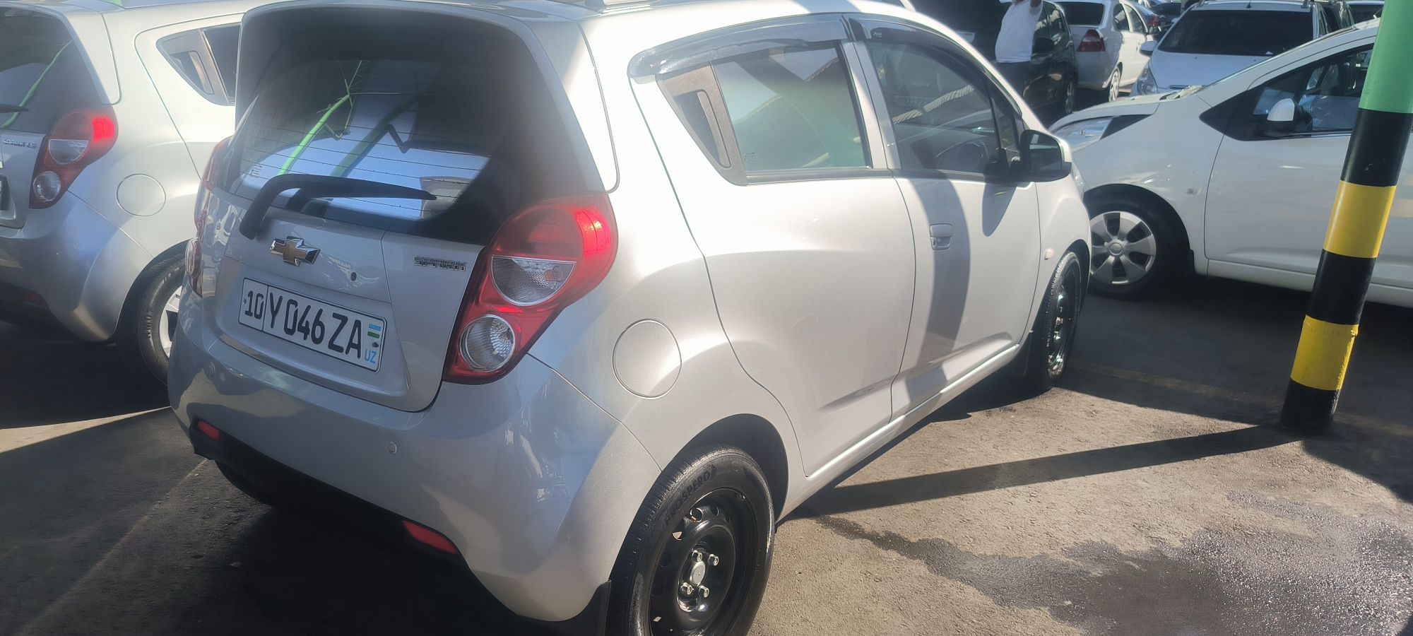 Chevrolet SPARK 2022 YIL 106000 KM yurgan tomi qora kraskasi toza