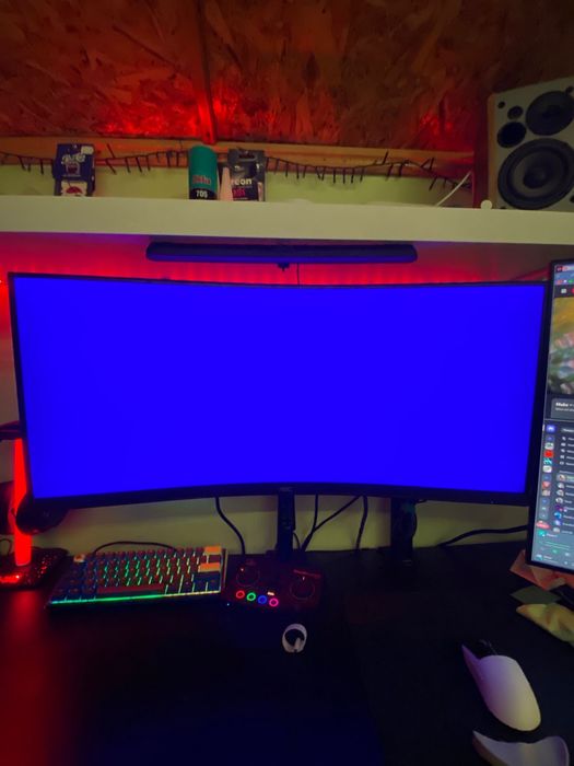 Продавам монитор AOC G2 CU34G2XP 4К 144 HZ