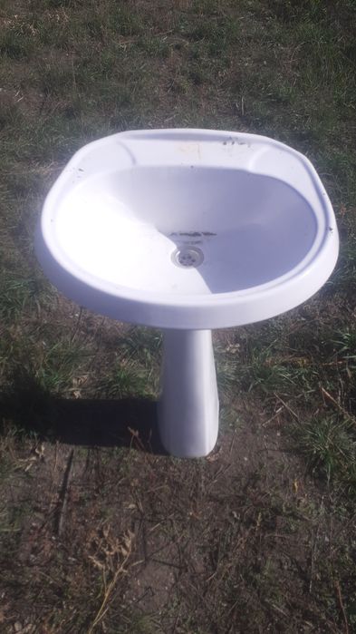 Продам ботинки  45р 6т коньки 43р 10т тюльпан 3т